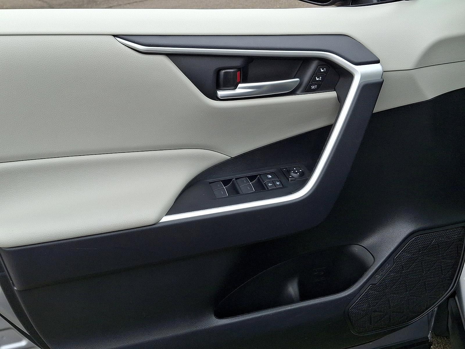 2025 Toyota RAV4 XLE Premium AWD (Natl)