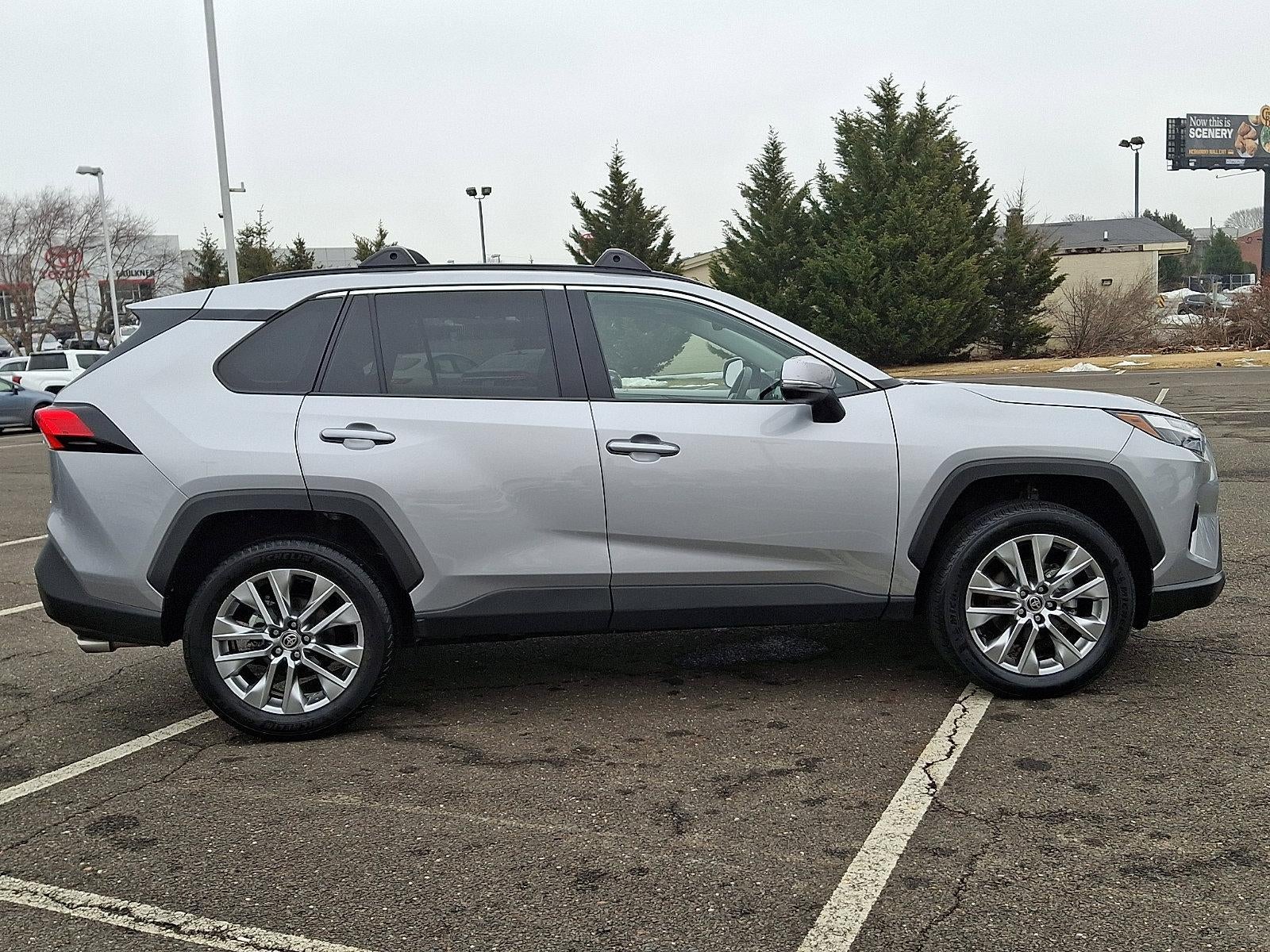 2025 Toyota RAV4 XLE Premium AWD (Natl)