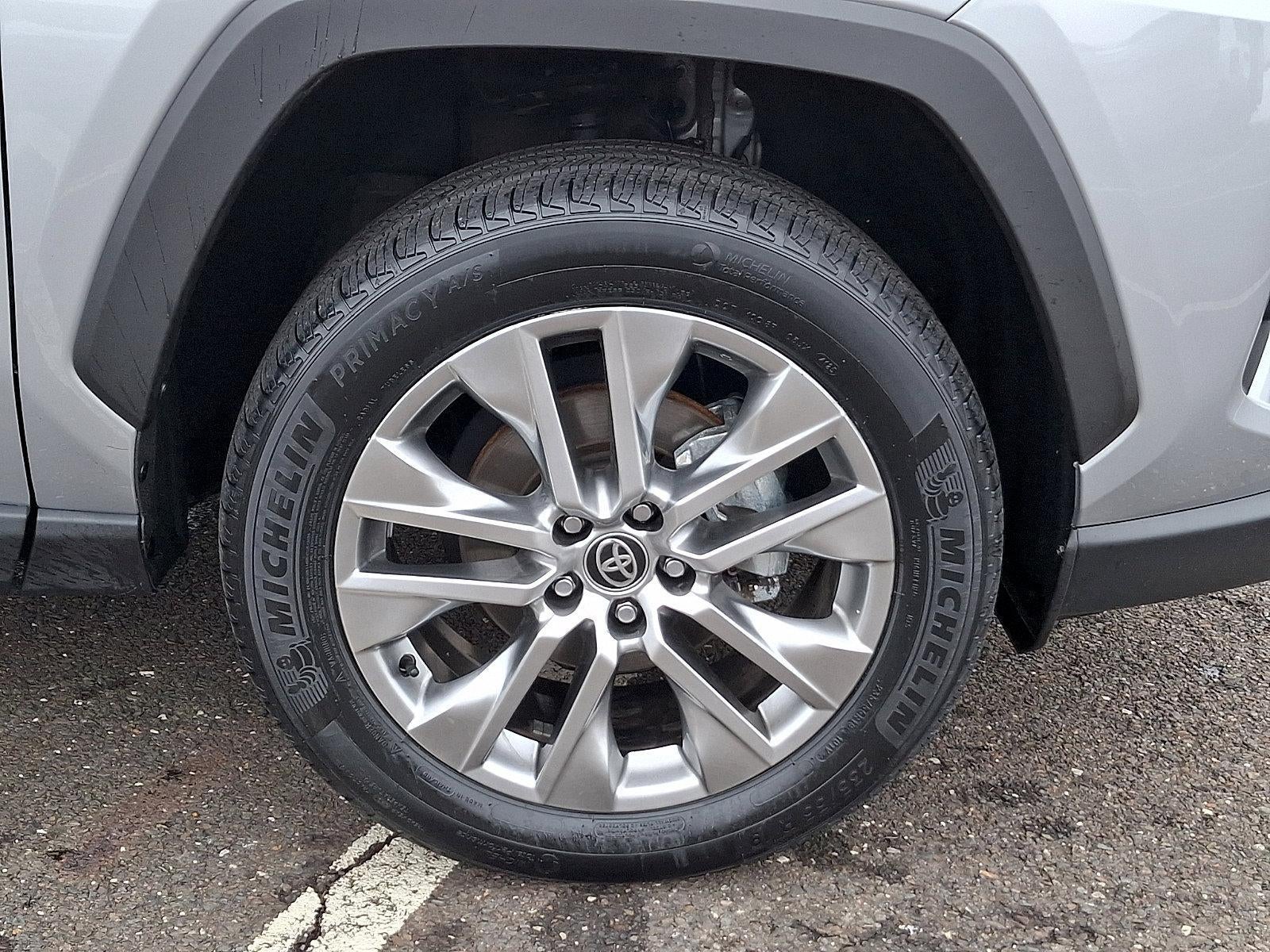 2025 Toyota RAV4 XLE Premium AWD (Natl)