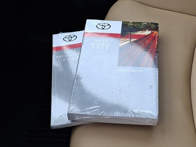 2024 Toyota RAV4 Hybrid XLE Premium AWD (Natl)