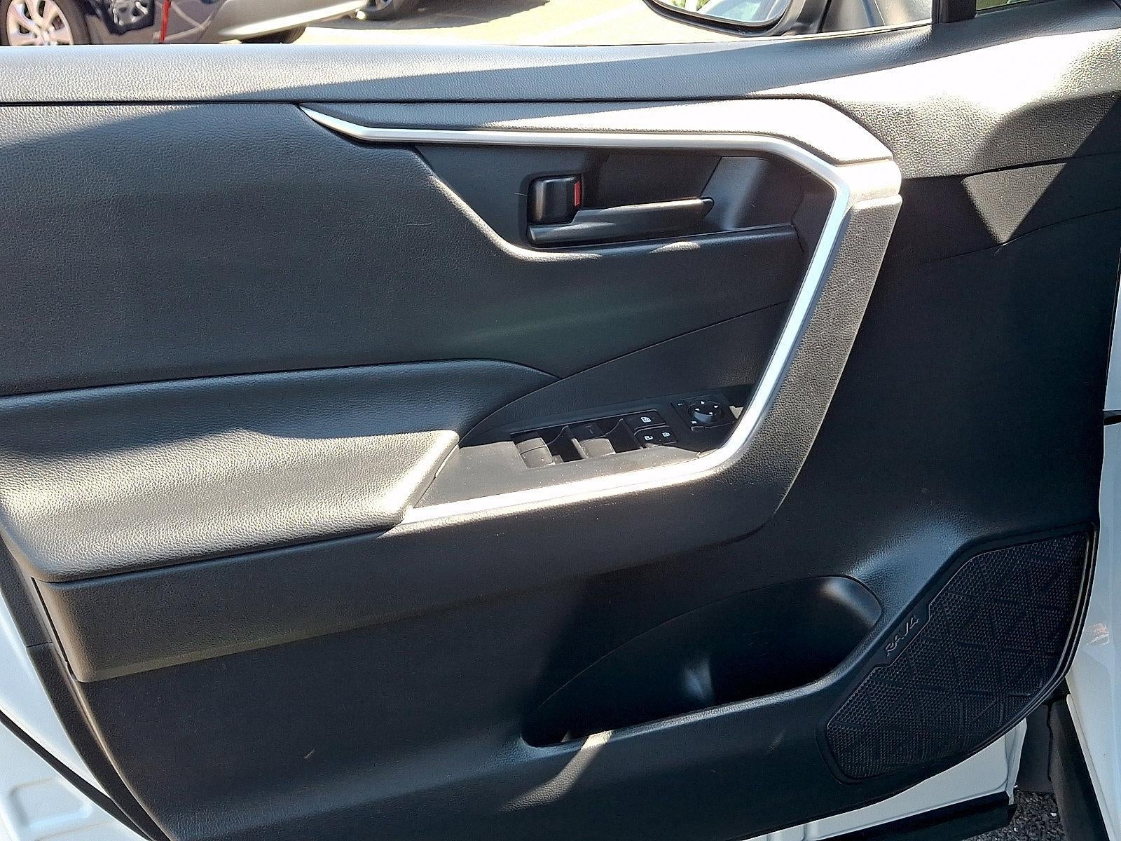 2023 Toyota RAV4 LE FWD (GS)