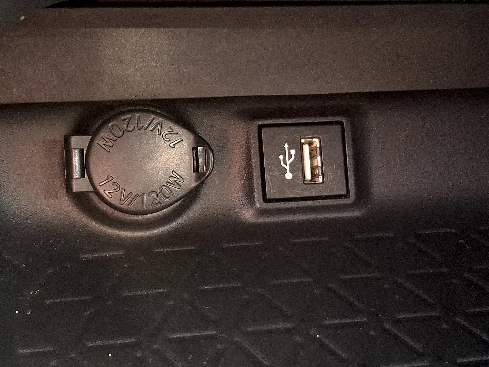 2023 Toyota RAV4 LE FWD (GS)
