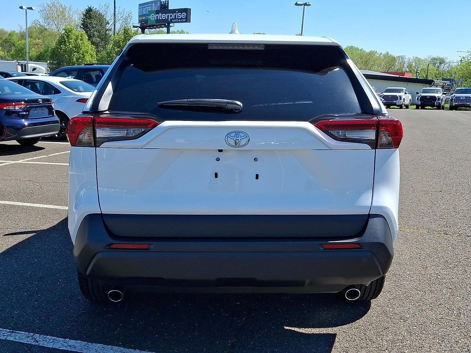 2023 Toyota RAV4 LE FWD (GS)