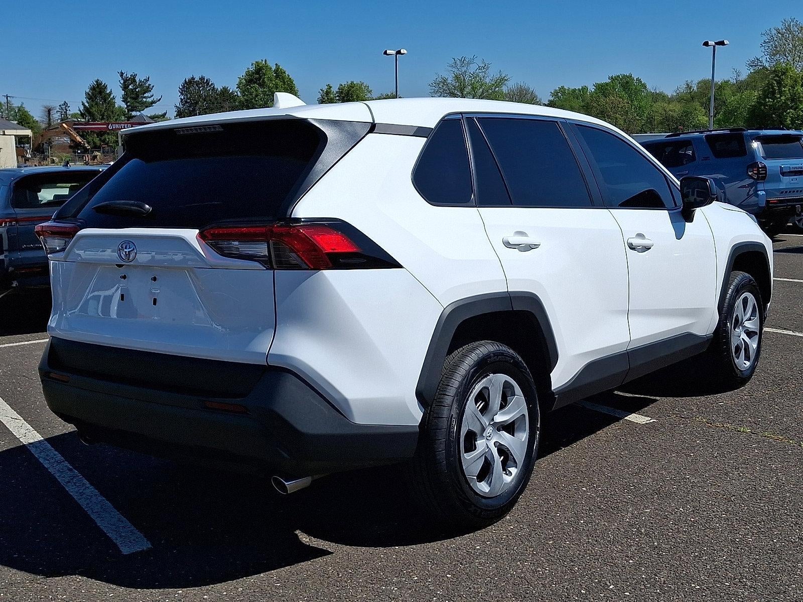 2023 Toyota RAV4 LE FWD (GS)