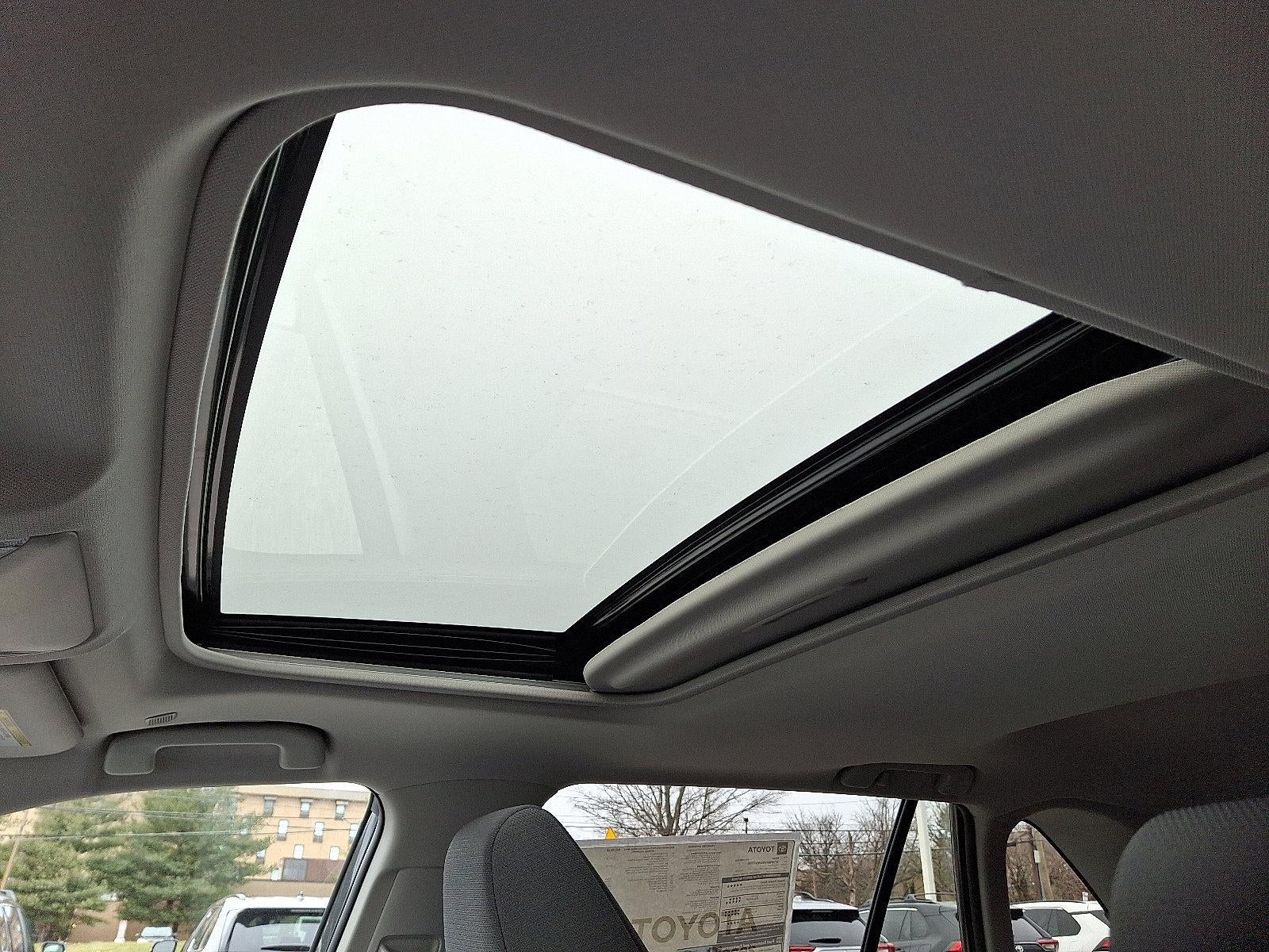 2025 Toyota RAV4 XLE AWD (Natl)