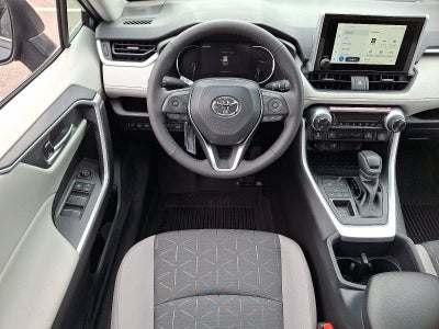 2025 Toyota RAV4 XLE AWD (Natl)