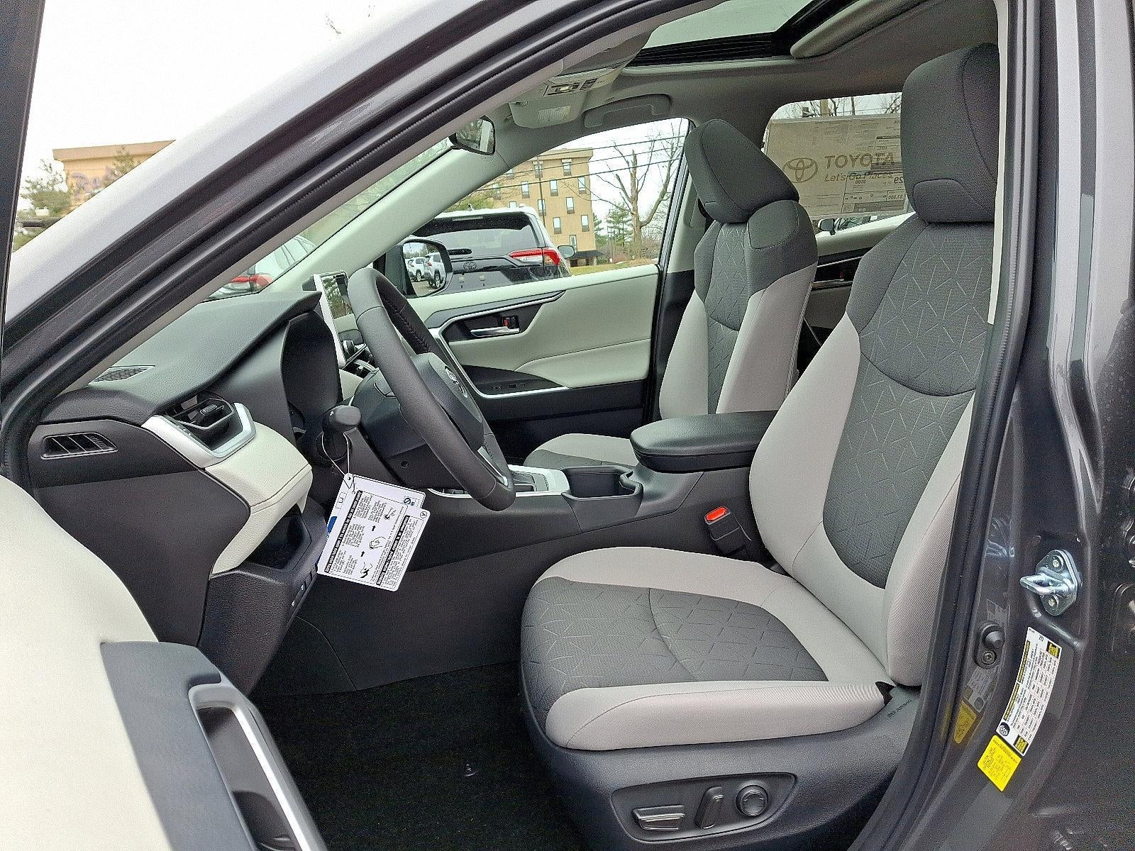 2025 Toyota RAV4 XLE AWD (Natl)