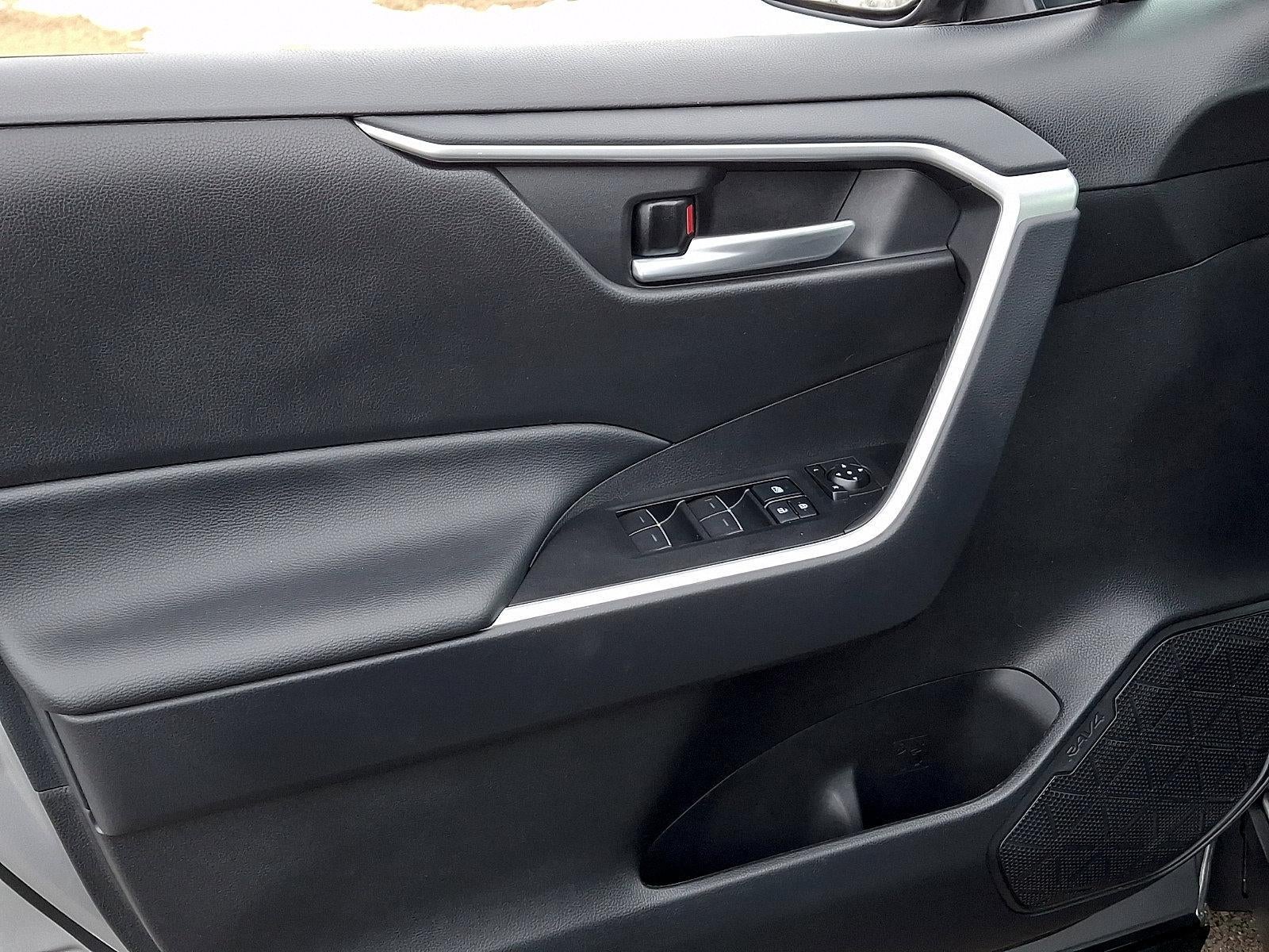 2025 Toyota RAV4 XLE AWD (Natl)