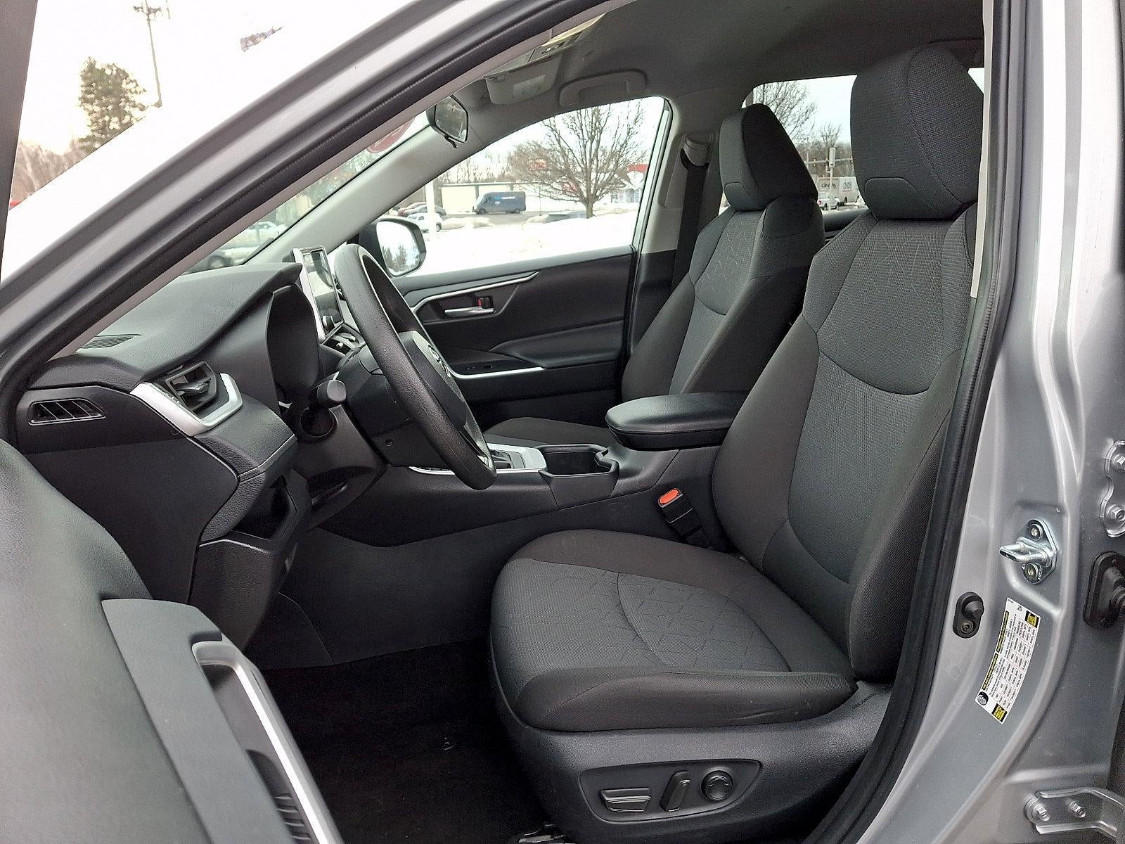 2025 Toyota RAV4 XLE AWD (Natl)