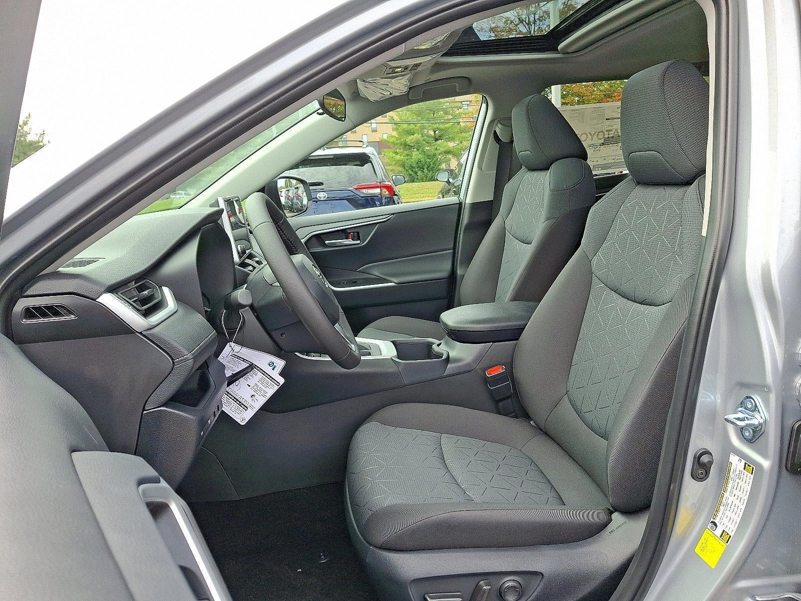 2025 Toyota RAV4 XLE AWD (Natl)