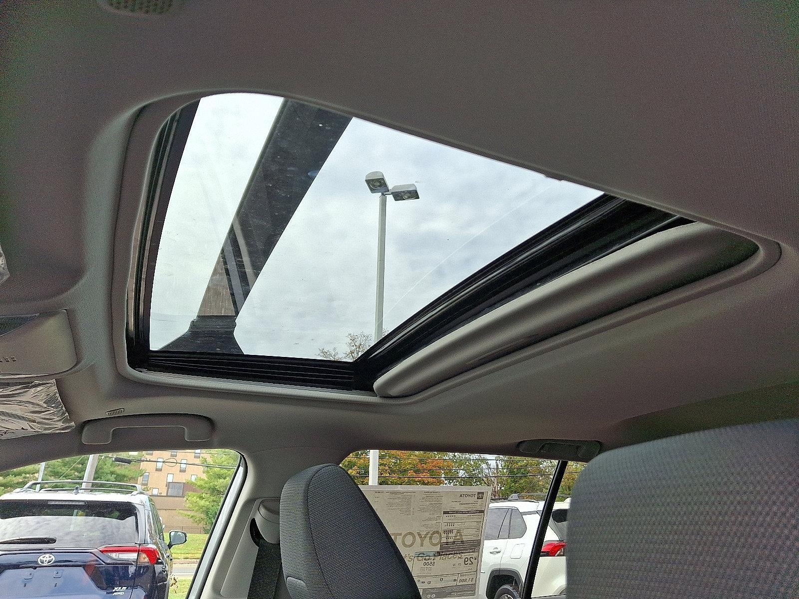 2025 Toyota RAV4 XLE AWD (Natl)