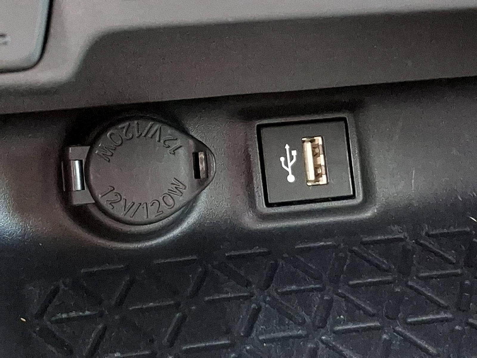 2025 Toyota RAV4 Hybrid Woodland AWD (Natl)