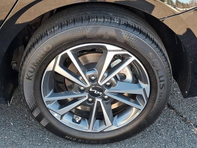 2024 Kia Forte LXS IVT