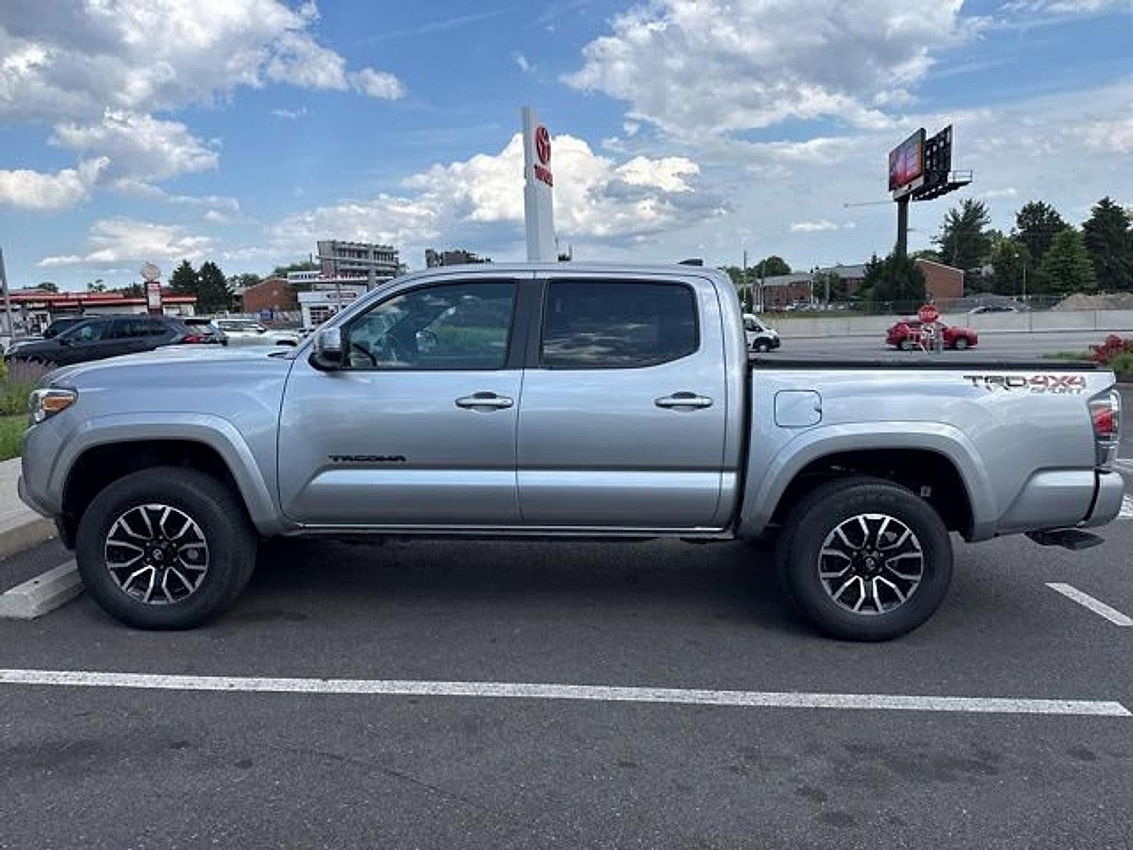 2023 Toyota Tacoma 4WD 4WD TRD Sport Double Cab 5' Bed V6 AT (Natl)