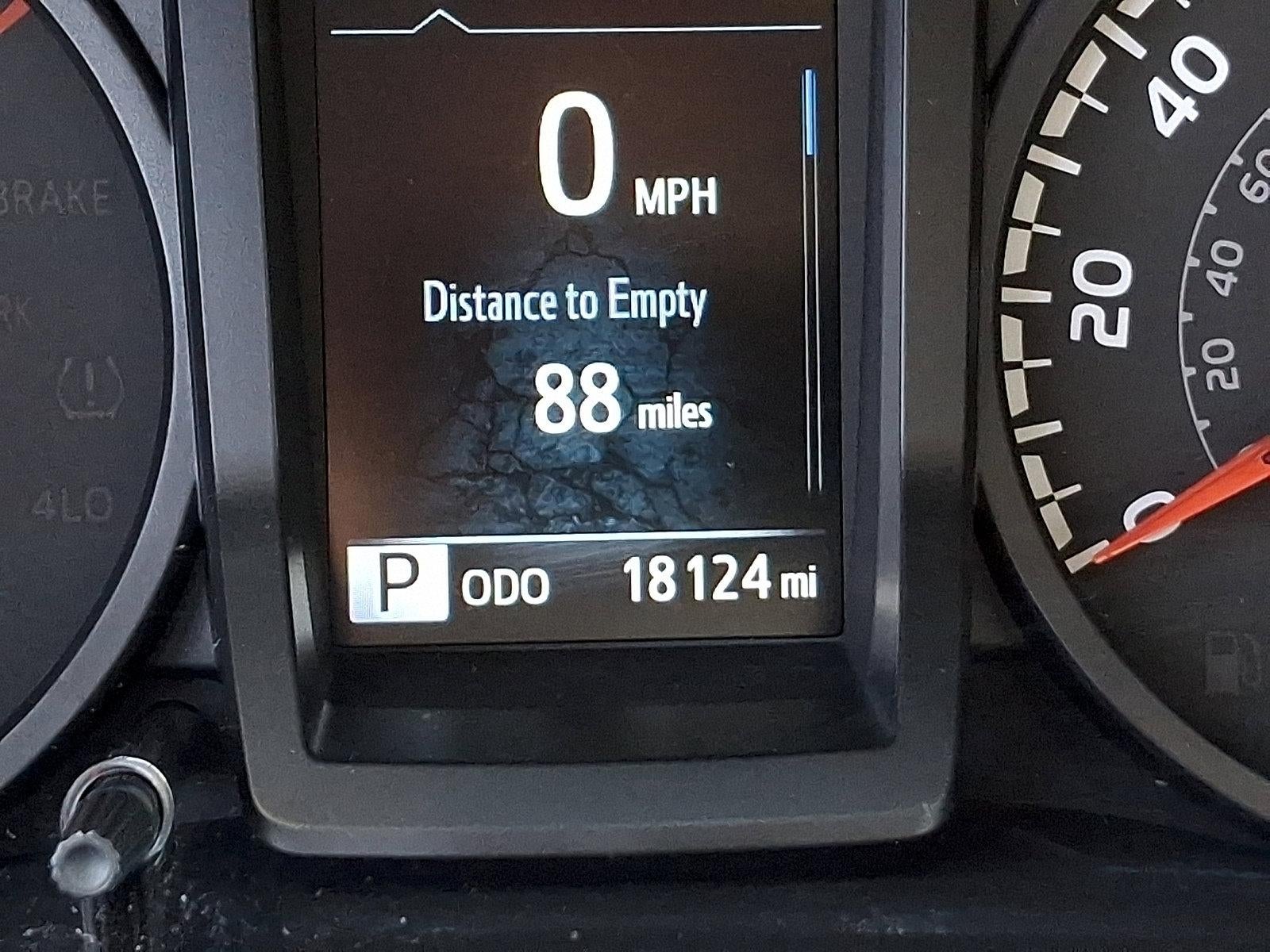 2022 Toyota Tacoma 4WD 4WD SR Double Cab 5' Bed V6 AT (GS)