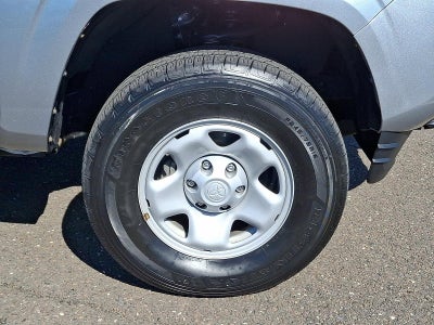 2022 Toyota Tacoma 4WD 4WD SR Double Cab 5' Bed V6 AT (GS)