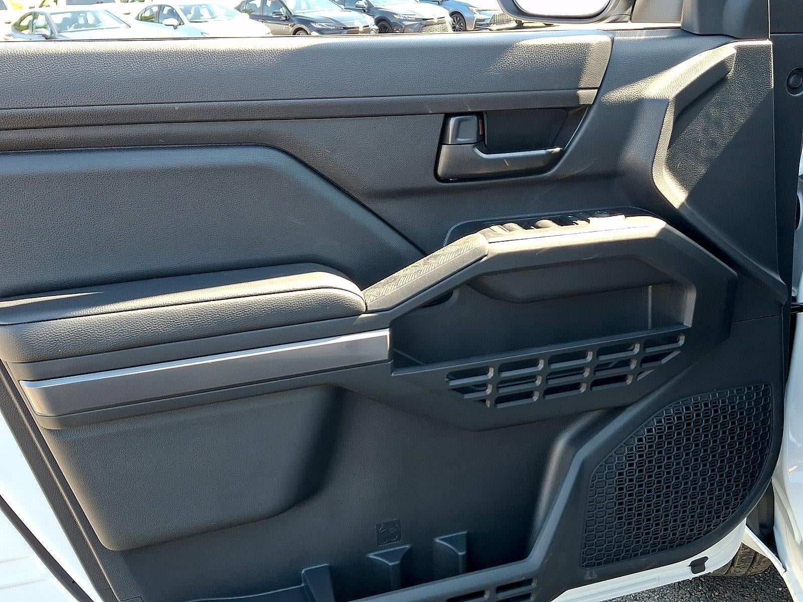 2026 Toyota Tacoma 2WD 2WD SR5 Double Cab 5' Bed AT (SE)