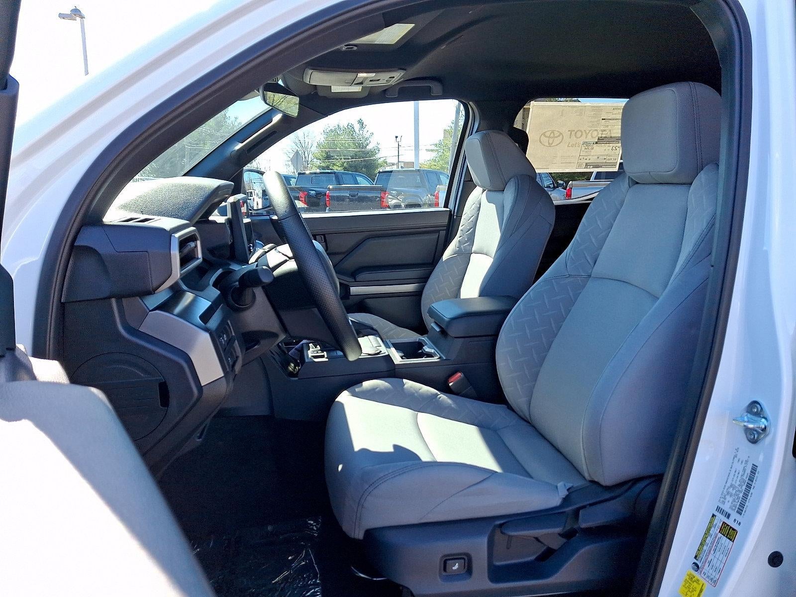 2026 Toyota Tacoma 2WD 2WD SR5 Double Cab 5' Bed AT (SE)