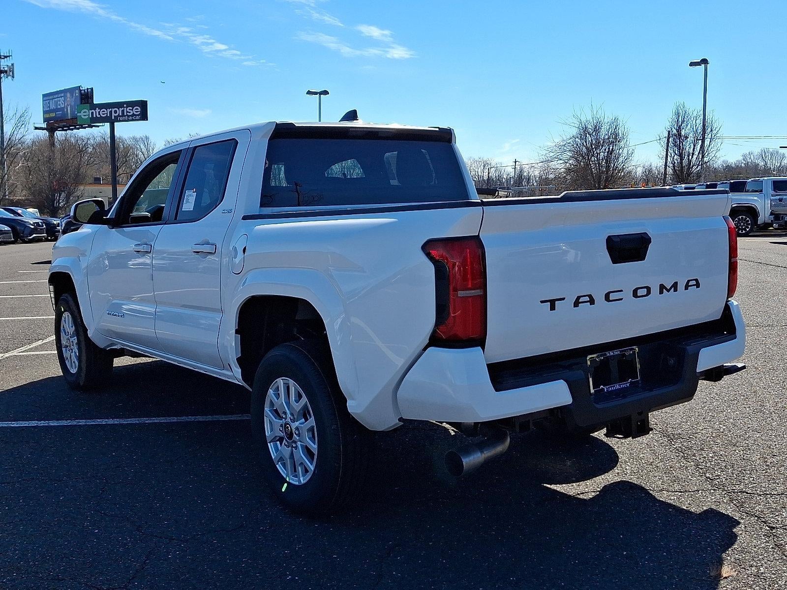 2026 Toyota Tacoma 2WD 2WD SR5 Double Cab 5' Bed AT (SE)