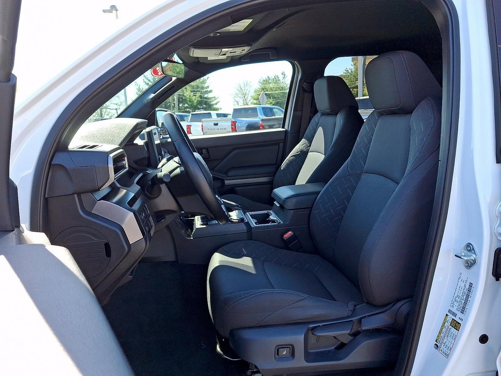 2025 Toyota Tacoma 4WD 4WD SR5 Double Cab 6' Bed AT (Natl)
