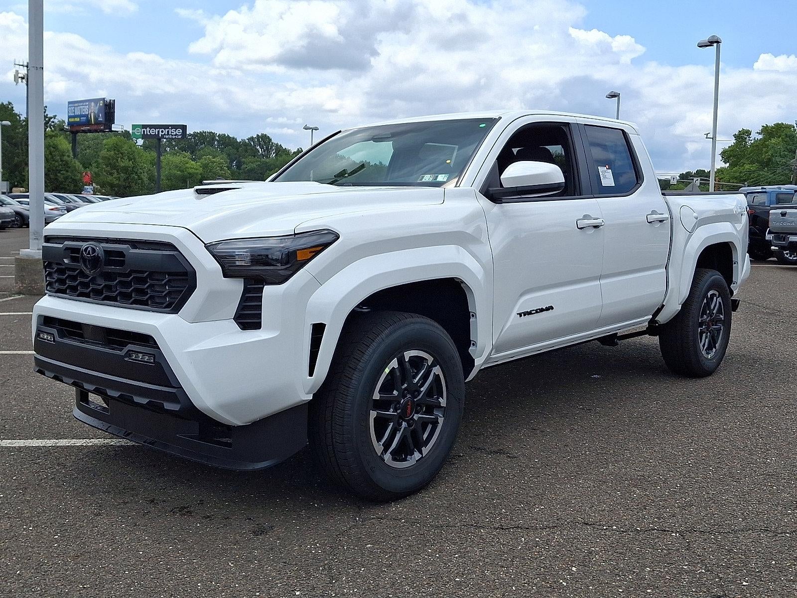 2026 Toyota Tacoma 4WD 4WD TRD Sport Double Cab 5' Bed AT (Natl)