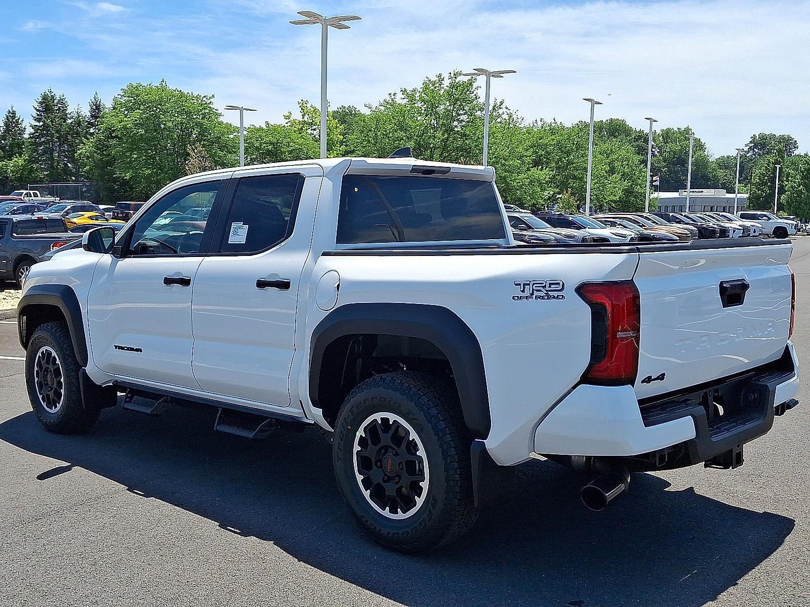2026 Toyota Tacoma 4WD 4WD TRD Off Road Double Cab 5' Bed AT (Natl)