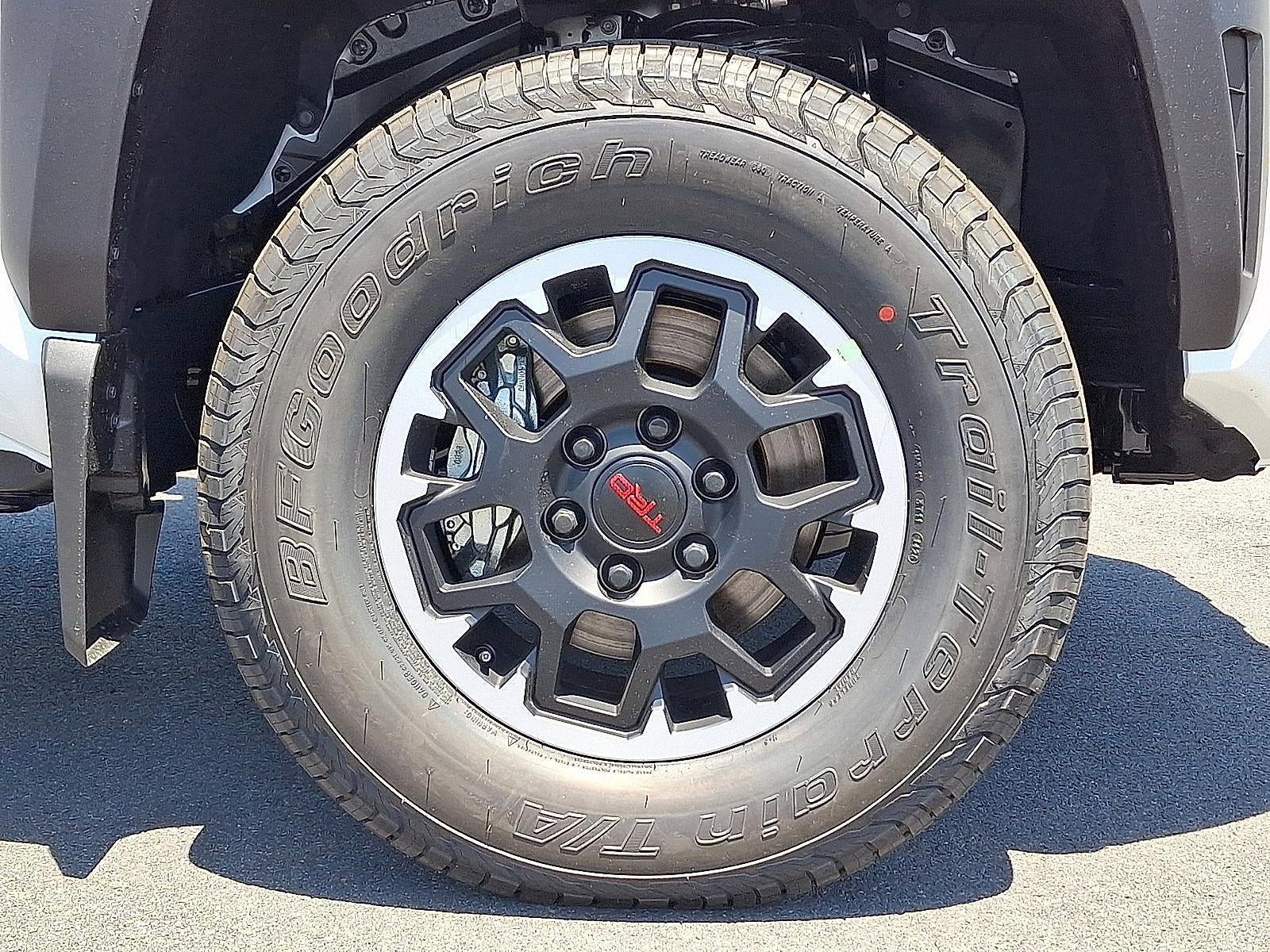 2026 Toyota Tacoma 4WD 4WD TRD Off Road Double Cab 5' Bed AT (Natl)