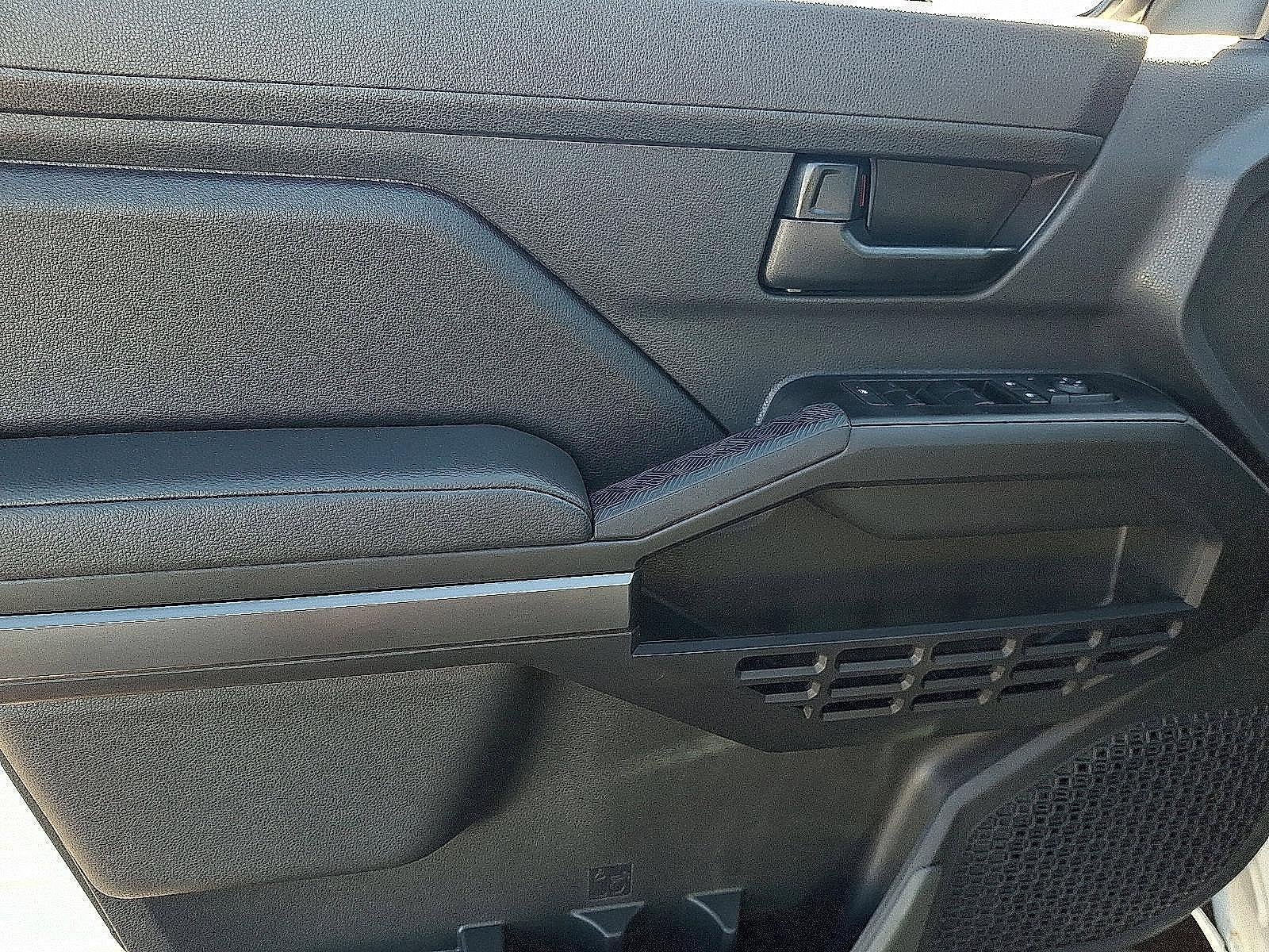 2025 Toyota Tacoma 4WD 4WD SR5 Double Cab 5' Bed AT (GS)