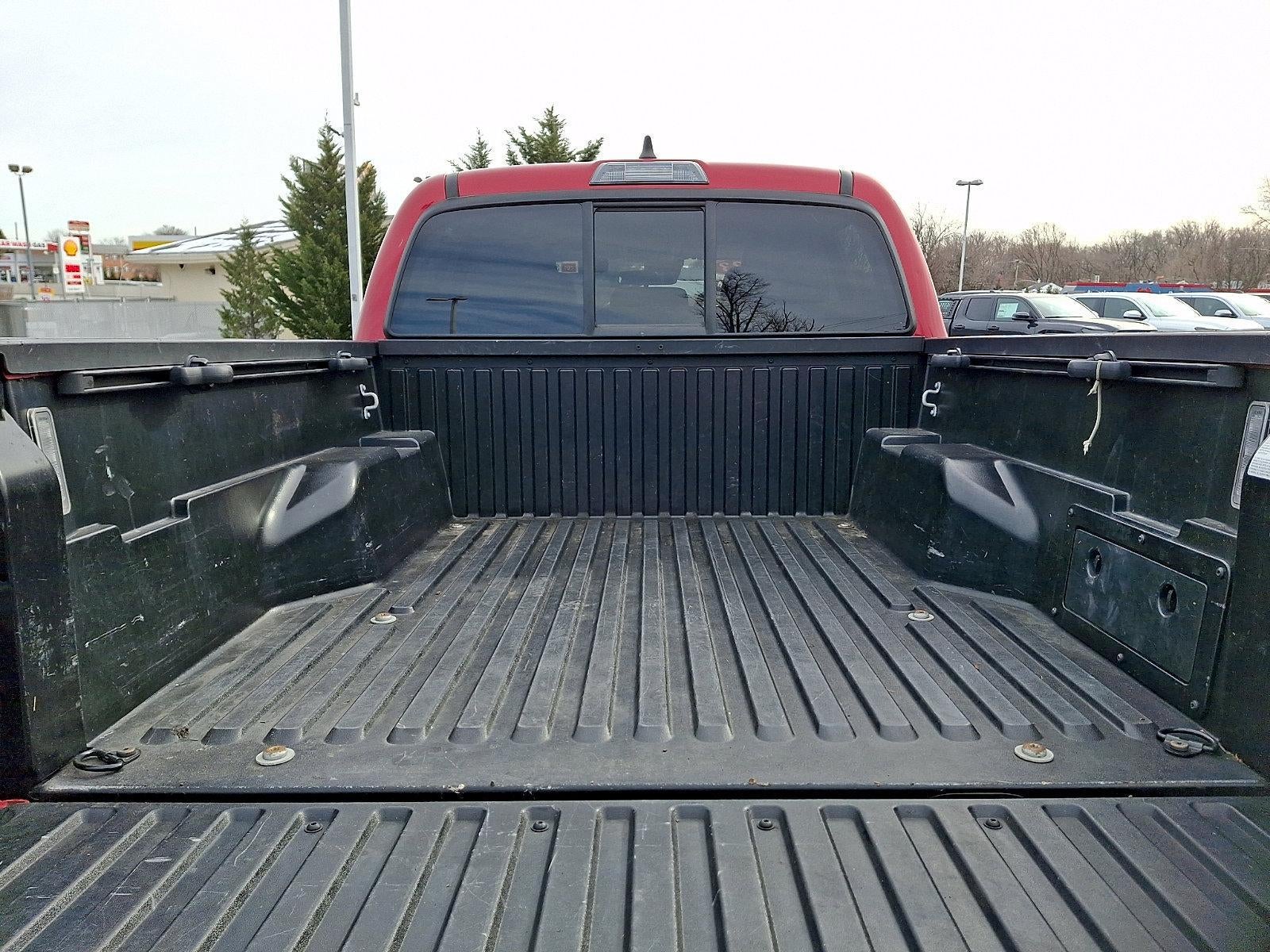 2023 Toyota Tacoma 2WD 2WD SR Double Cab 5' Bed I4 AT (Natl)
