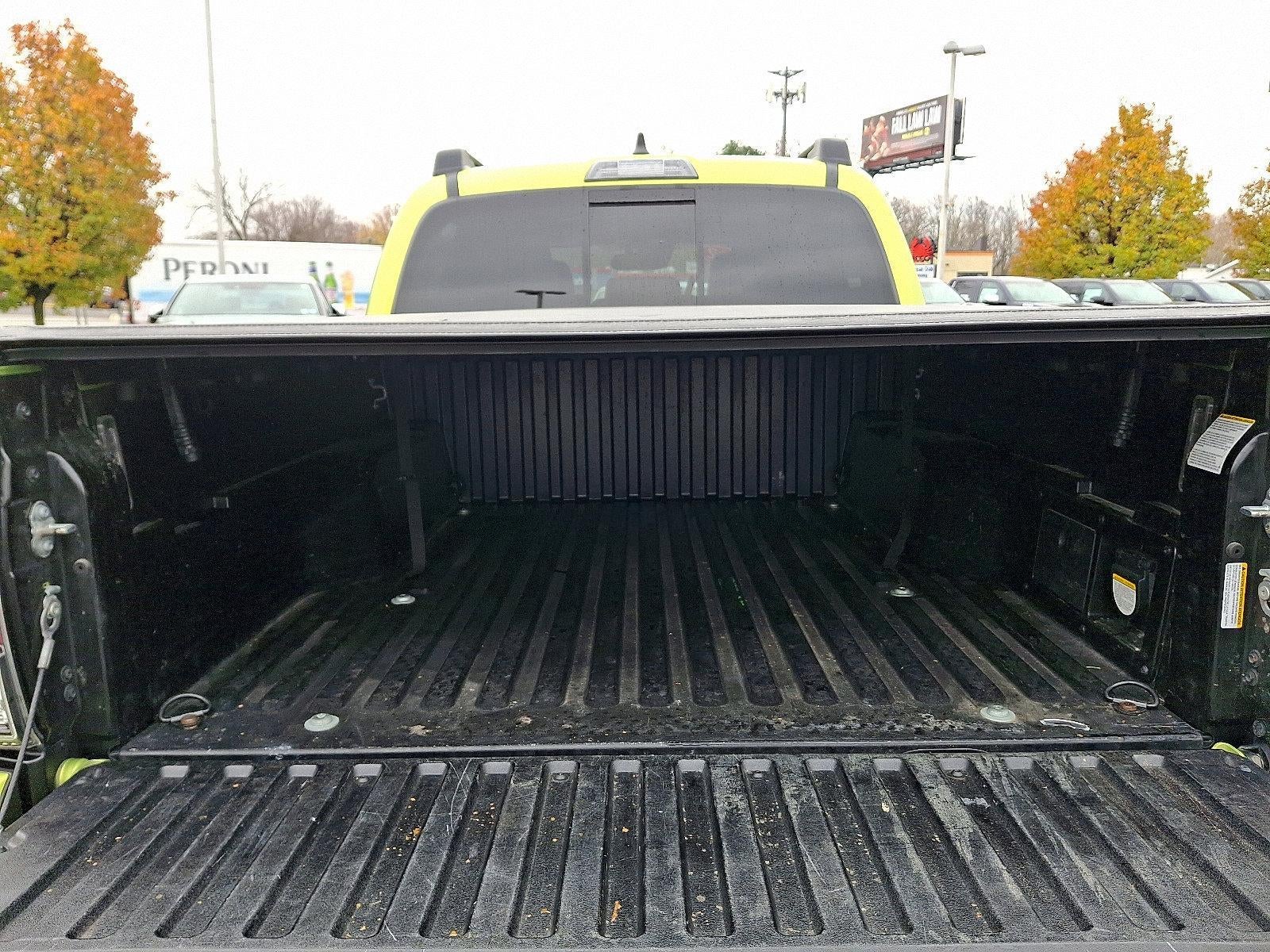 2022 Toyota Tacoma 4WD 4WD SR5 Double Cab 5' Bed V6 AT (GS)