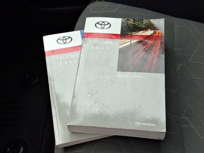 2021 Toyota Tacoma 4WD 4WD TRD Off Road Double Cab 5' Bed V6 MT (Natl)