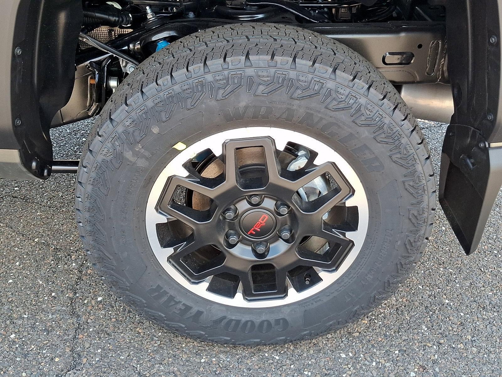 2026 Toyota Tacoma 4WD 4WD TRD Off Road Double Cab 5' Bed AT (Natl)