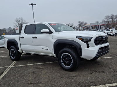 2025 Toyota Tacoma 4WD 4WD TRD Off Road Double Cab 5' Bed AT (Natl)