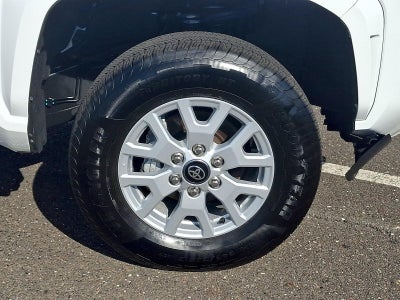 2025 Toyota Tacoma 4WD 4WD SR Double Cab 5' Bed AT (GS)