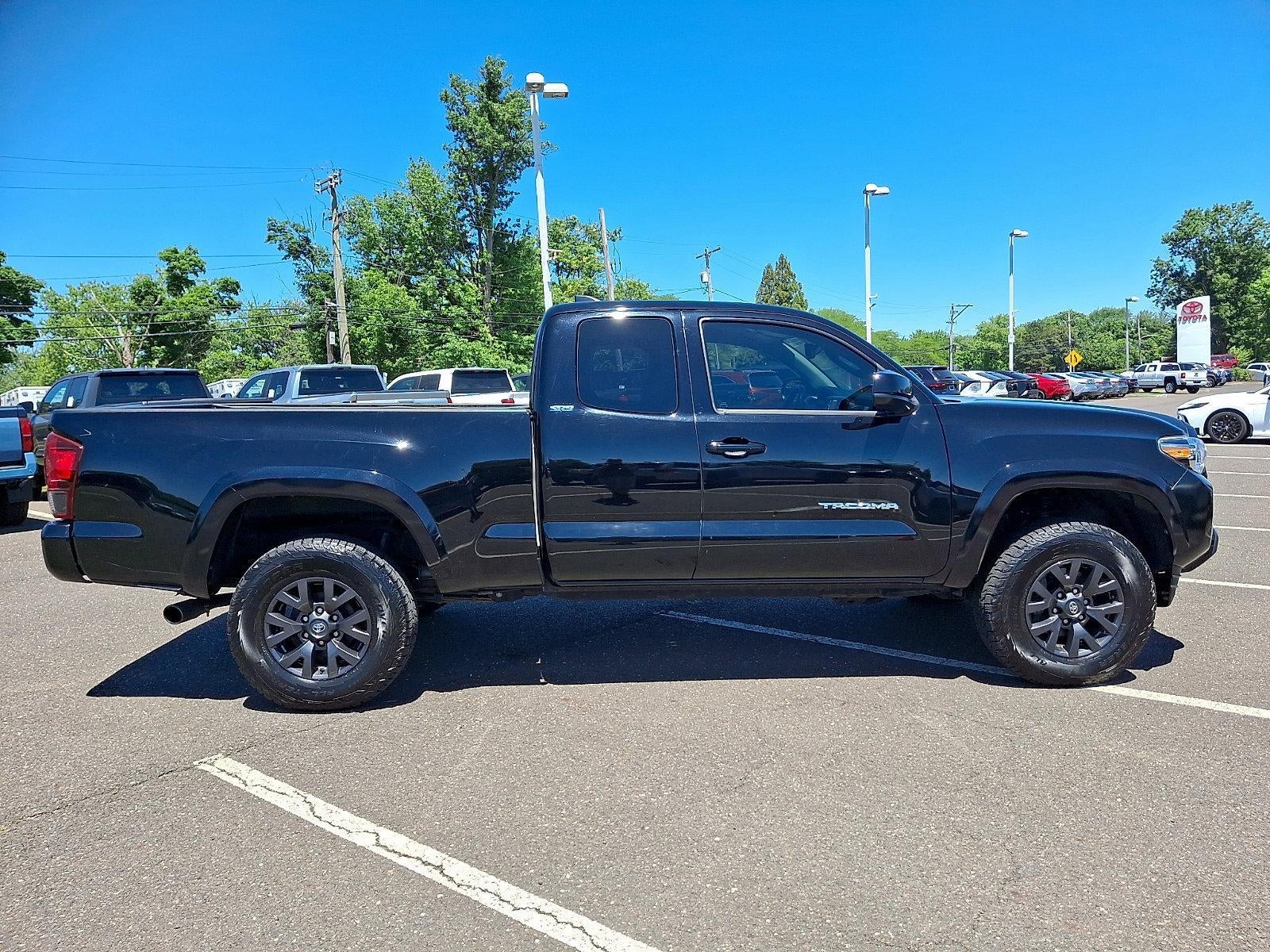 2022 Toyota Tacoma 4WD 4WD SR5 Access Cab 6' Bed V6 AT (SE)