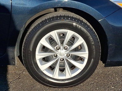 2017 Toyota Camry LE Auto (SE)