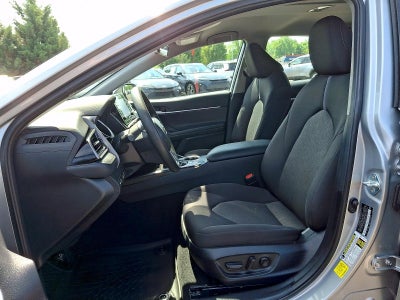 2024 Toyota Camry LE Auto (SE)