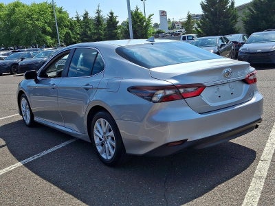 2024 Toyota Camry LE Auto (SE)