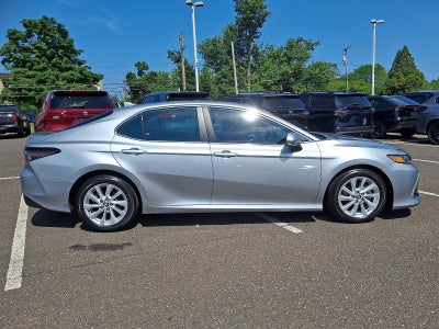 2024 Toyota Camry LE Auto (SE)