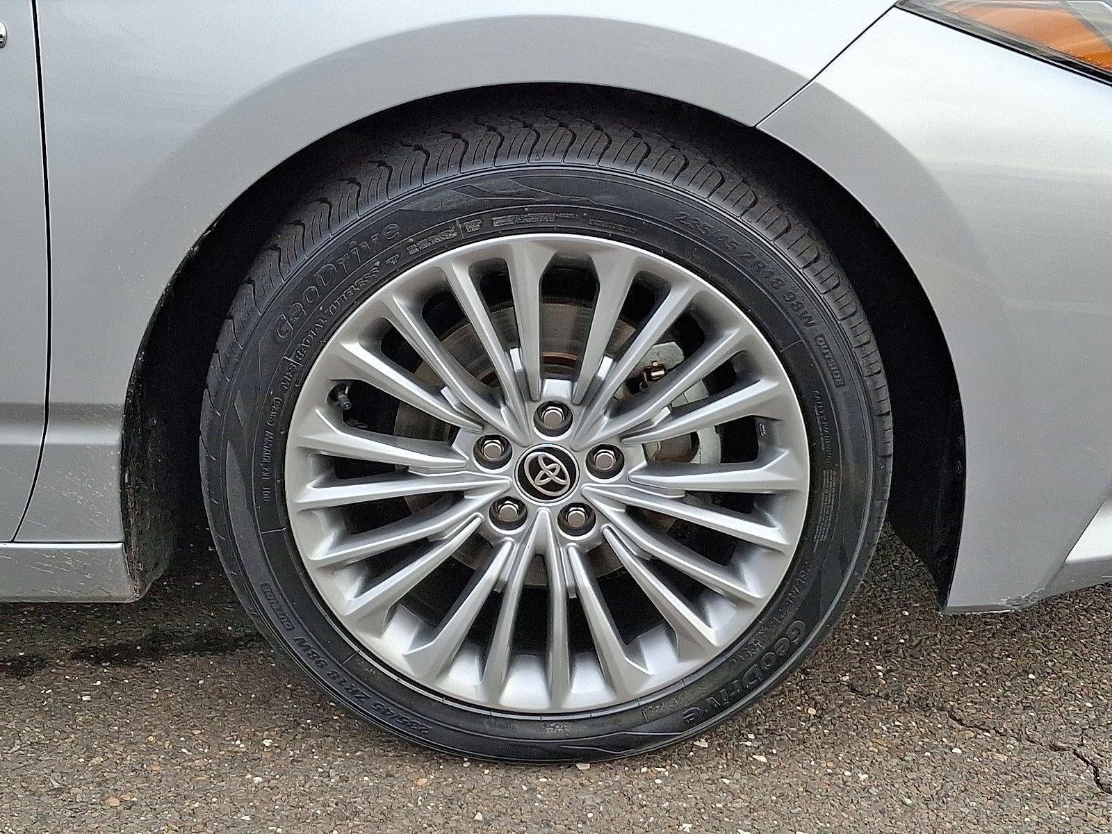 2021 Toyota Avalon Hybrid Limited FWD (Natl)