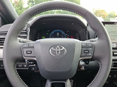 2025 Toyota Camry SE (SE)