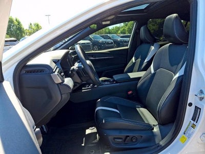 2025 Toyota Camry SE (SE)