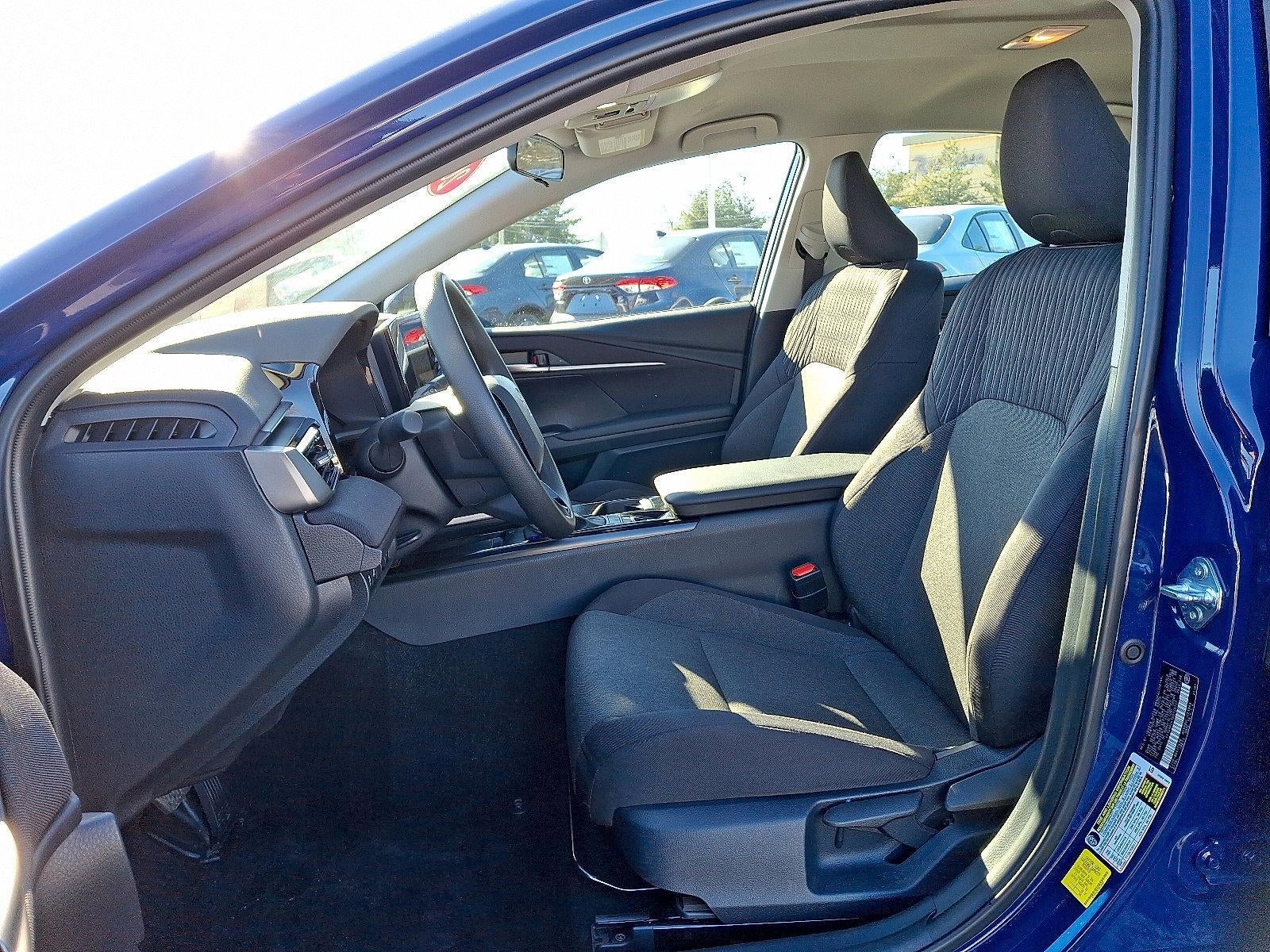 2025 Toyota Camry LE (SE)