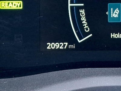 2025 Toyota Camry LE (SE)