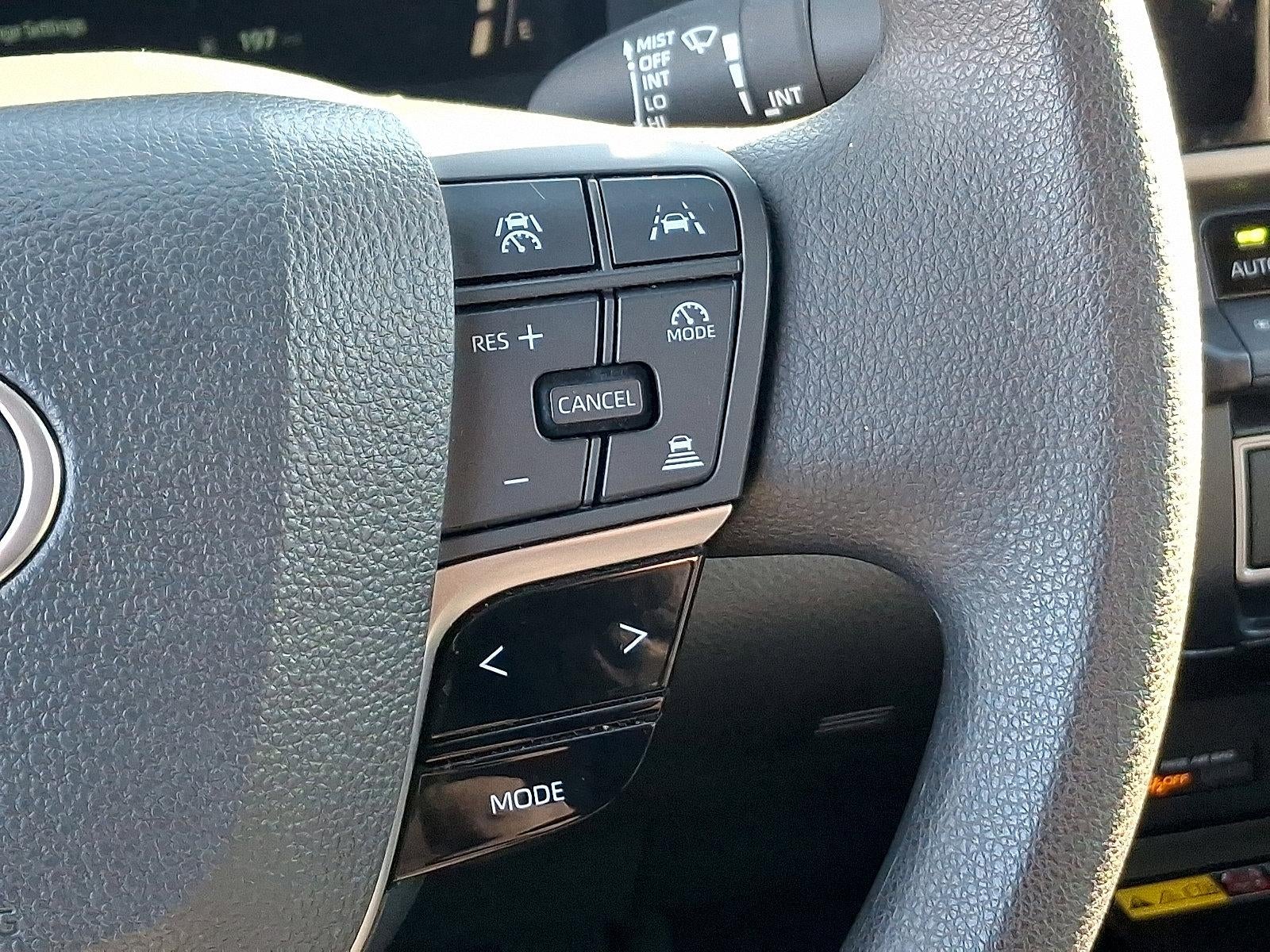 2025 Toyota Camry LE (SE)