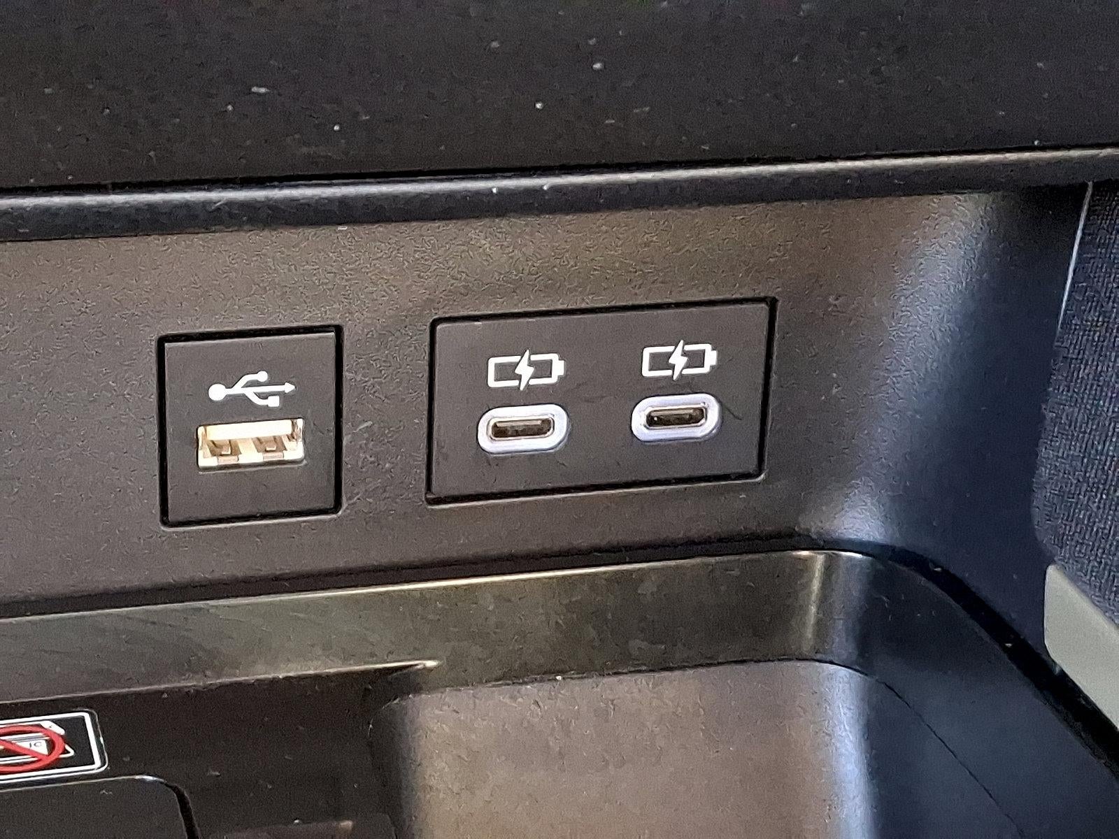 2025 Toyota Camry LE (SE)