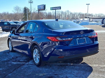 2025 Toyota Camry LE (SE)