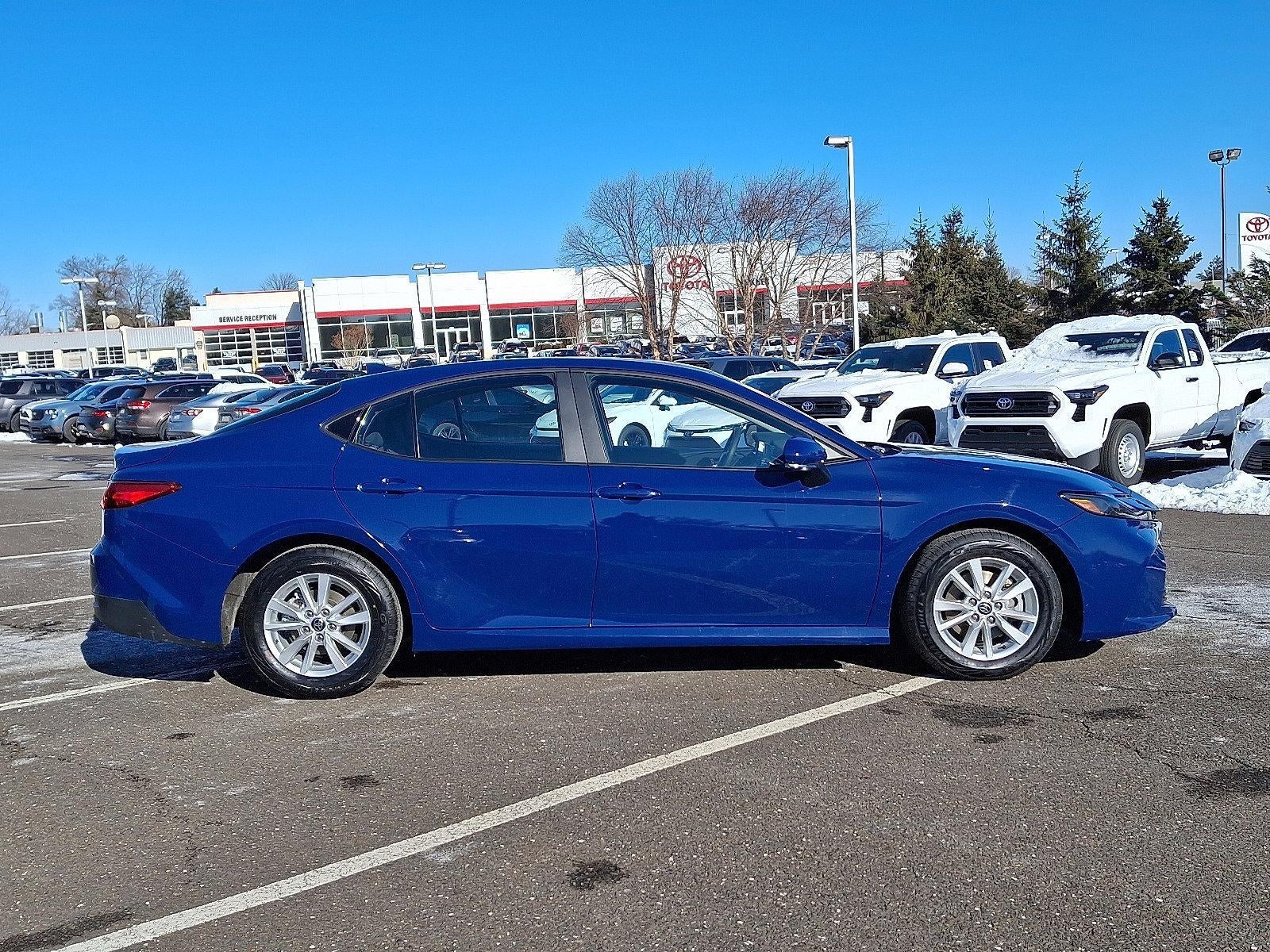 2025 Toyota Camry LE (SE)