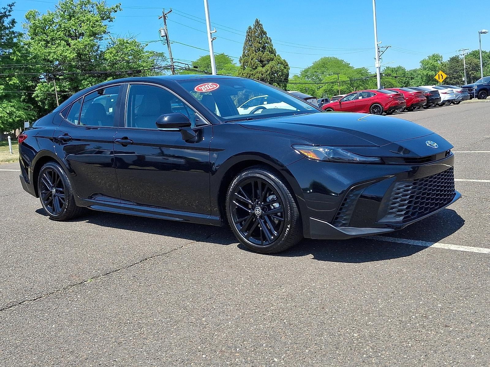 2025 Toyota Camry SE (SE)