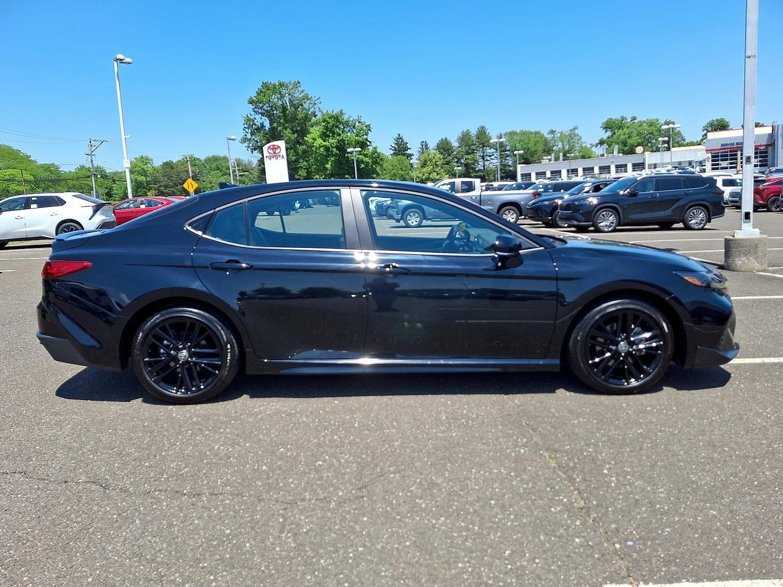 2025 Toyota Camry SE (SE)